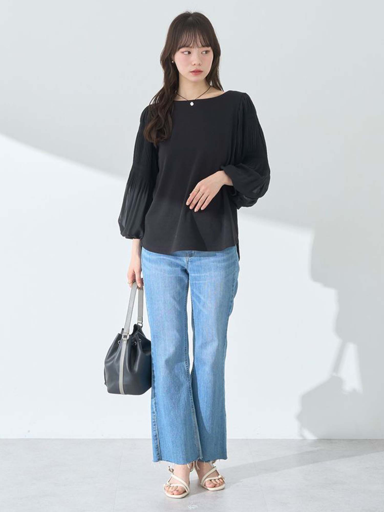 Moji Pleated Sleeve Blouse