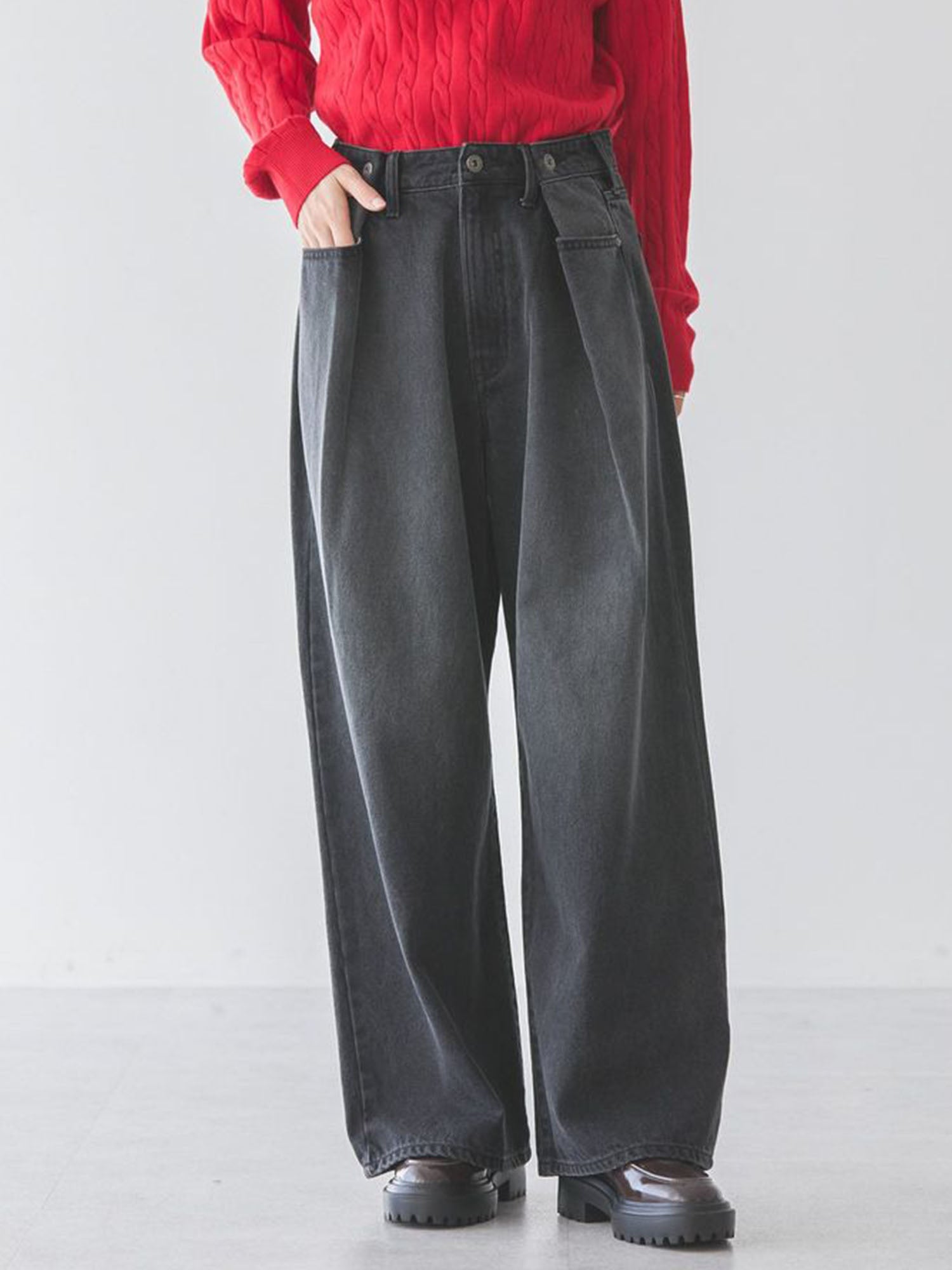 Kakogawa Tucked Wide Denim Pants