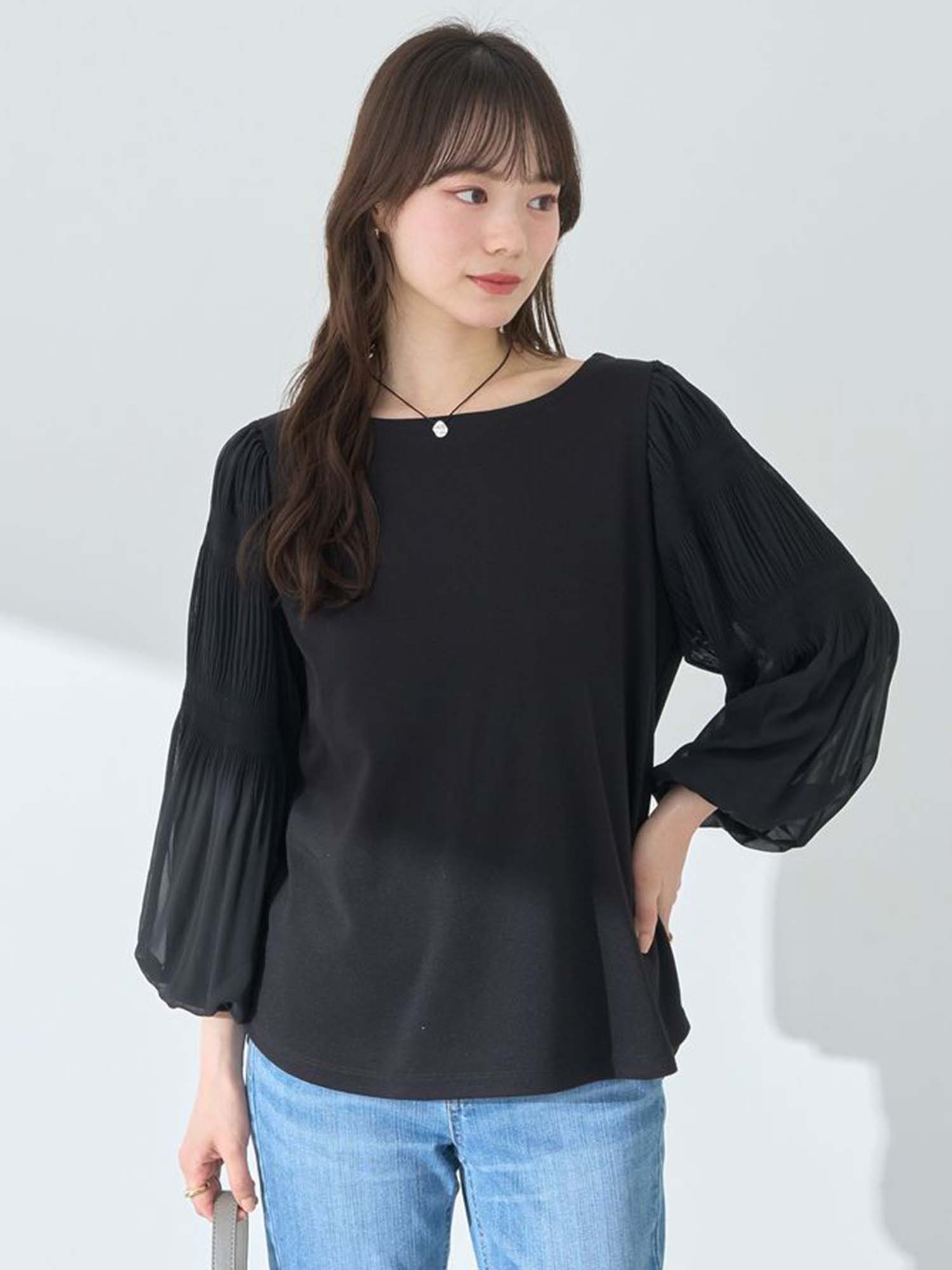 Moji Pleated Sleeve Blouse
