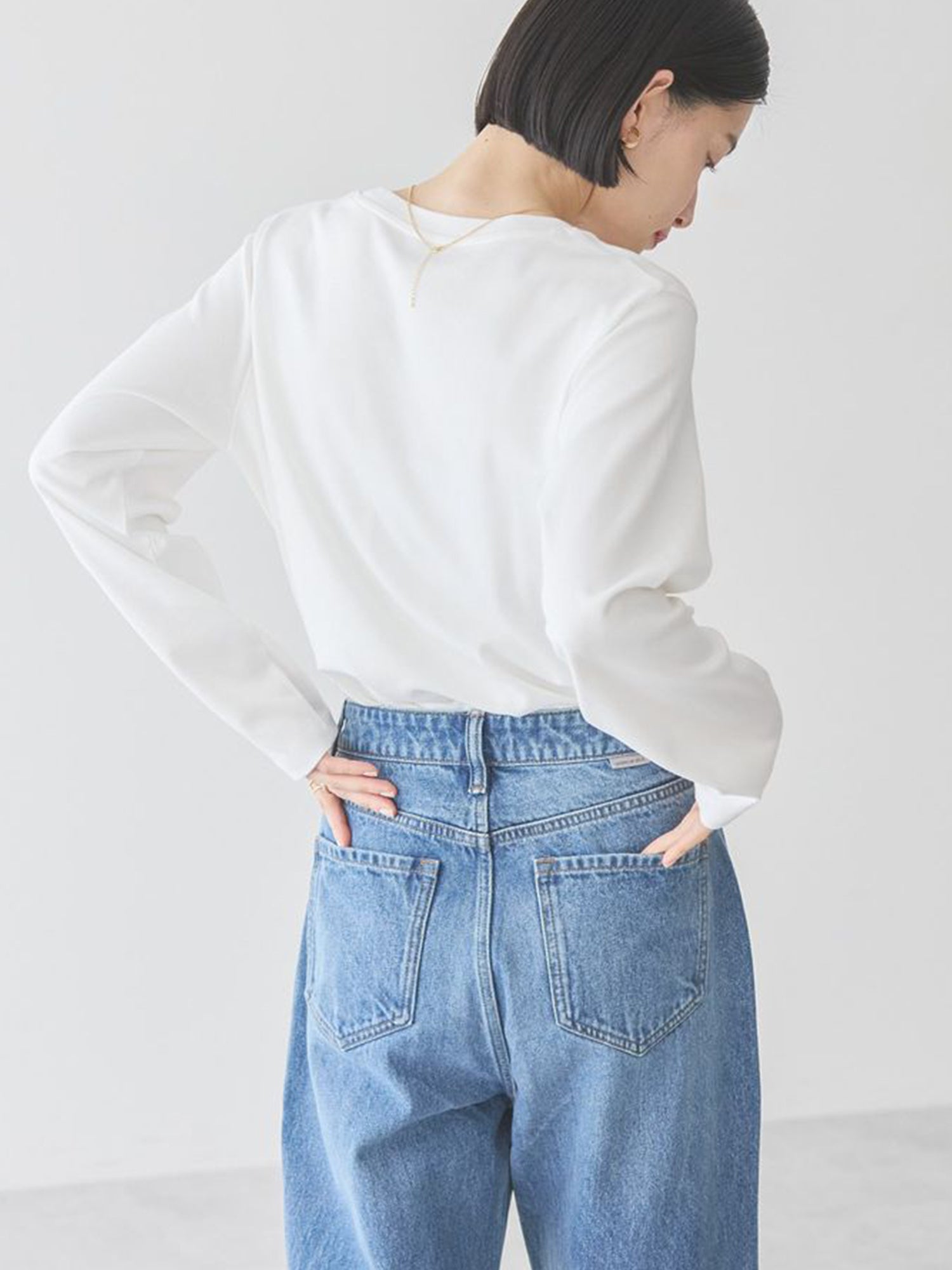Akabira Crew Neck Pullover