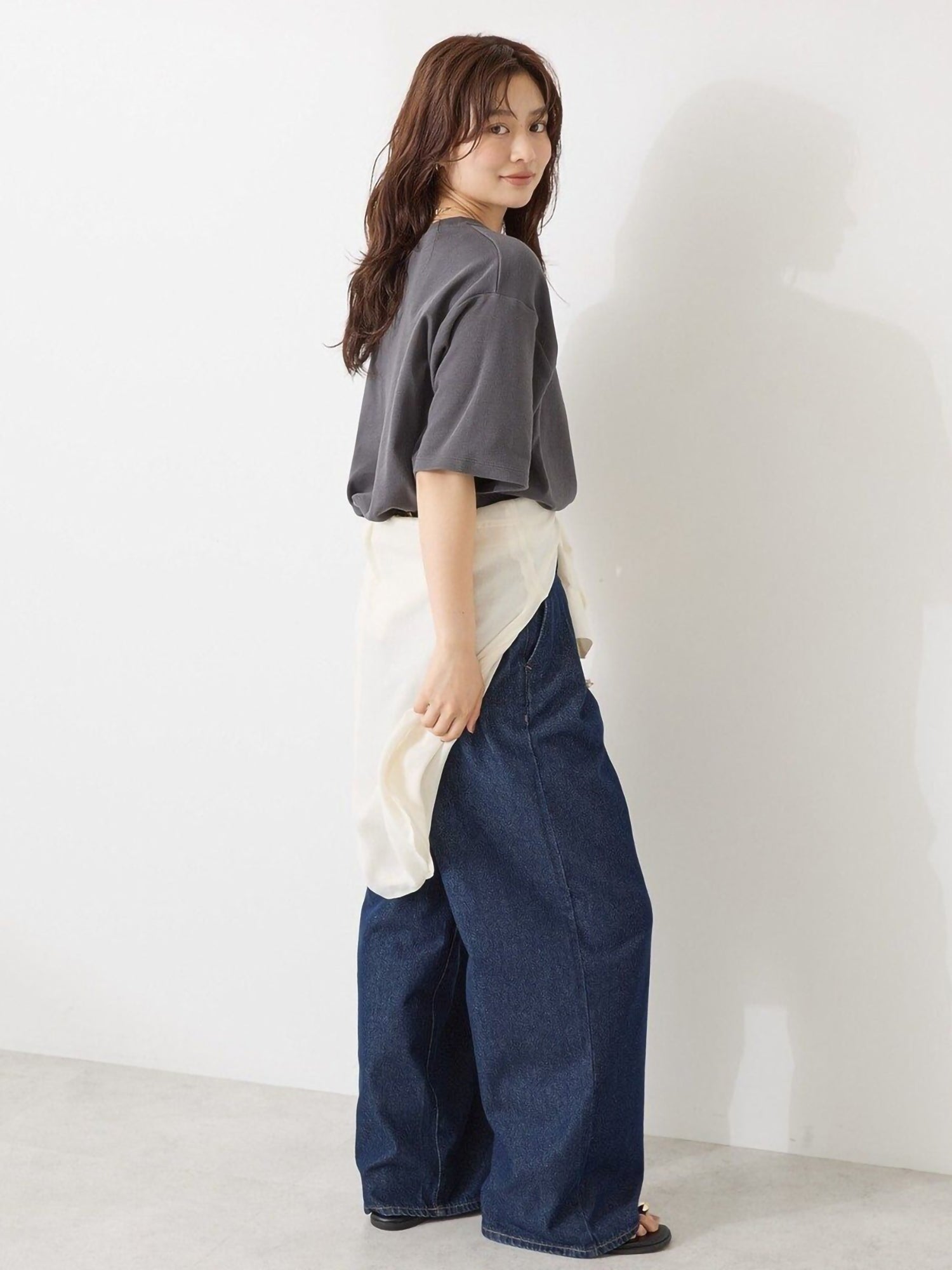 Ayami Loose-Fitting Crew Neck T-Shirt