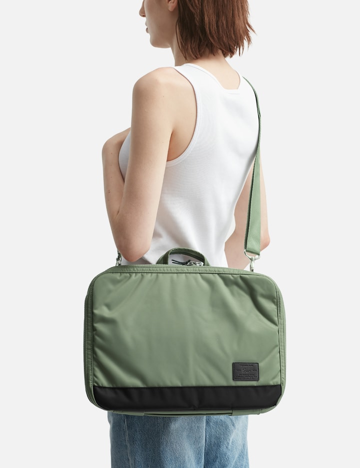 Staple Travel Commute Brief