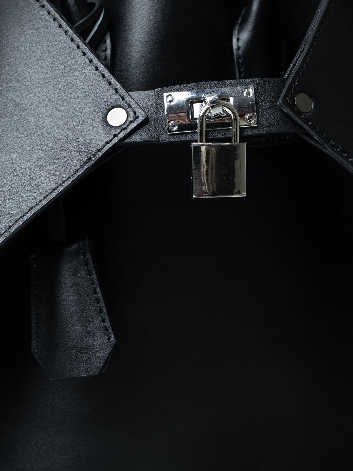 CLOSER BACKPACK
