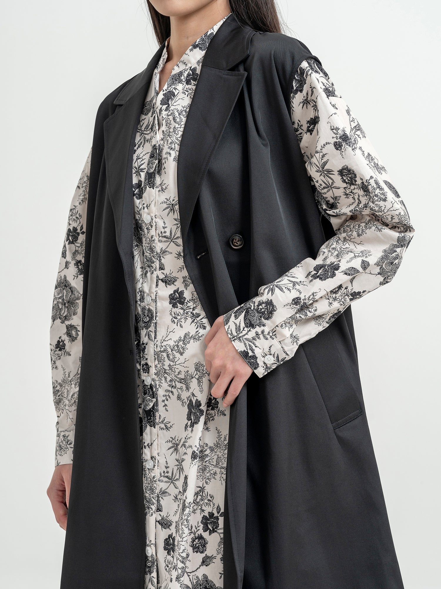 Neida Sleeveless trench Jacket