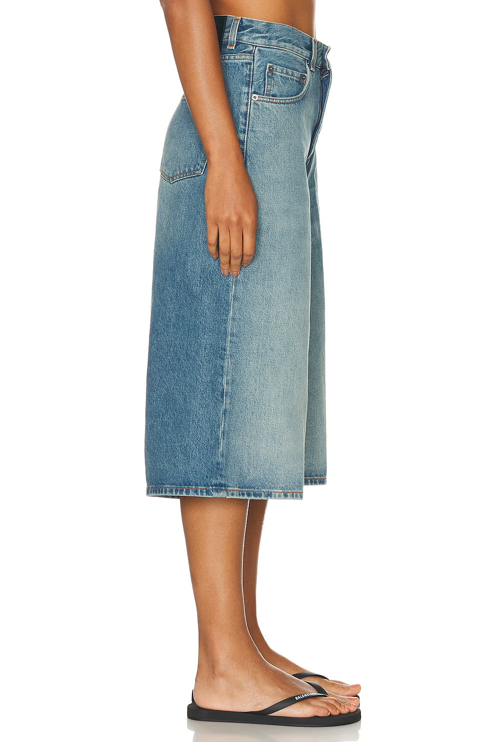 Belle Short