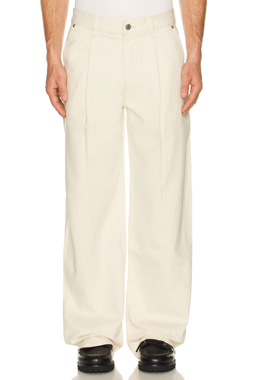 Relaxed Pleated Jean