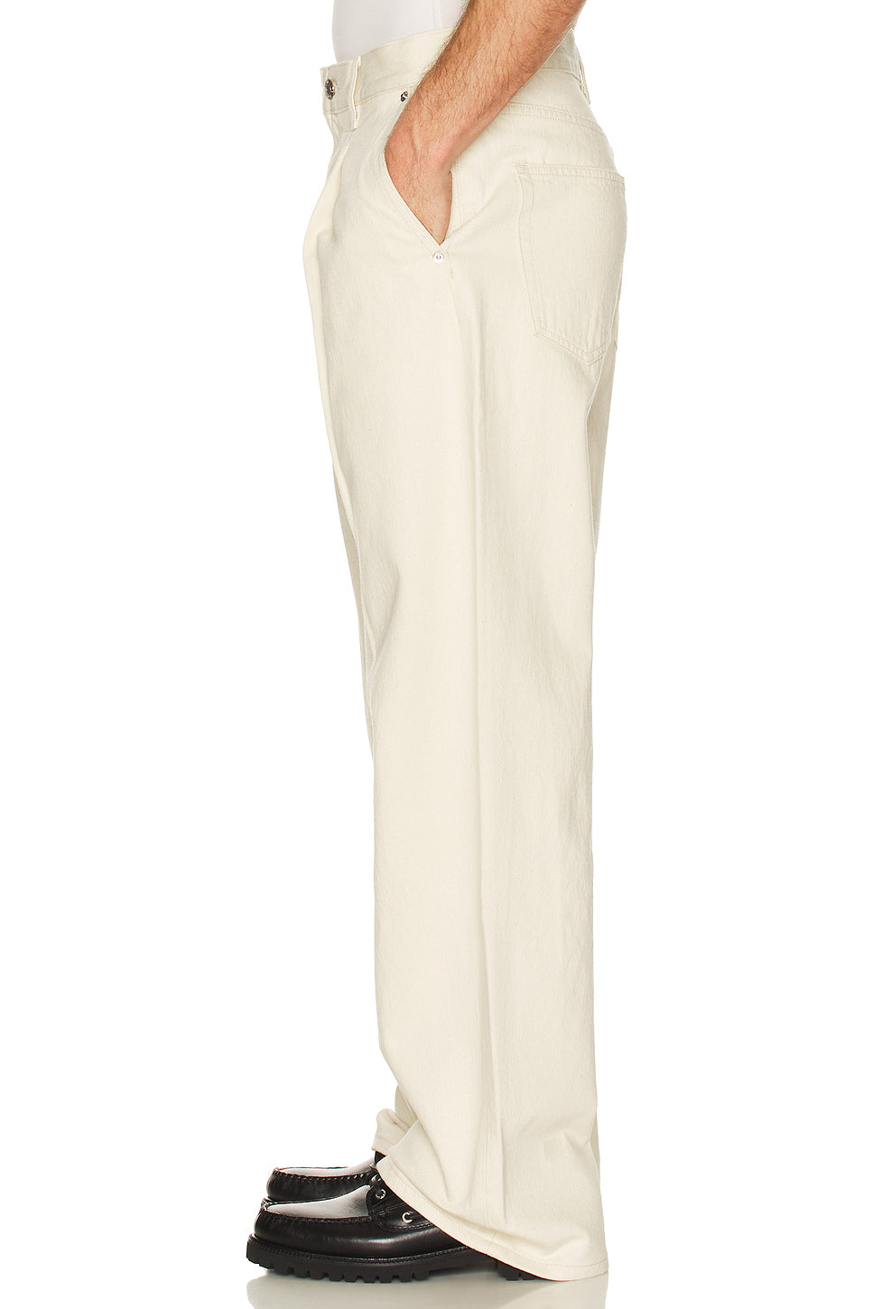 Relaxed Pleated Jean