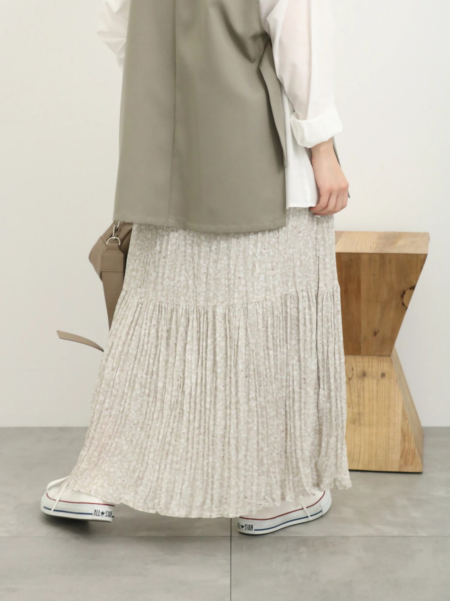Hatsune Floral Pleated Skirt