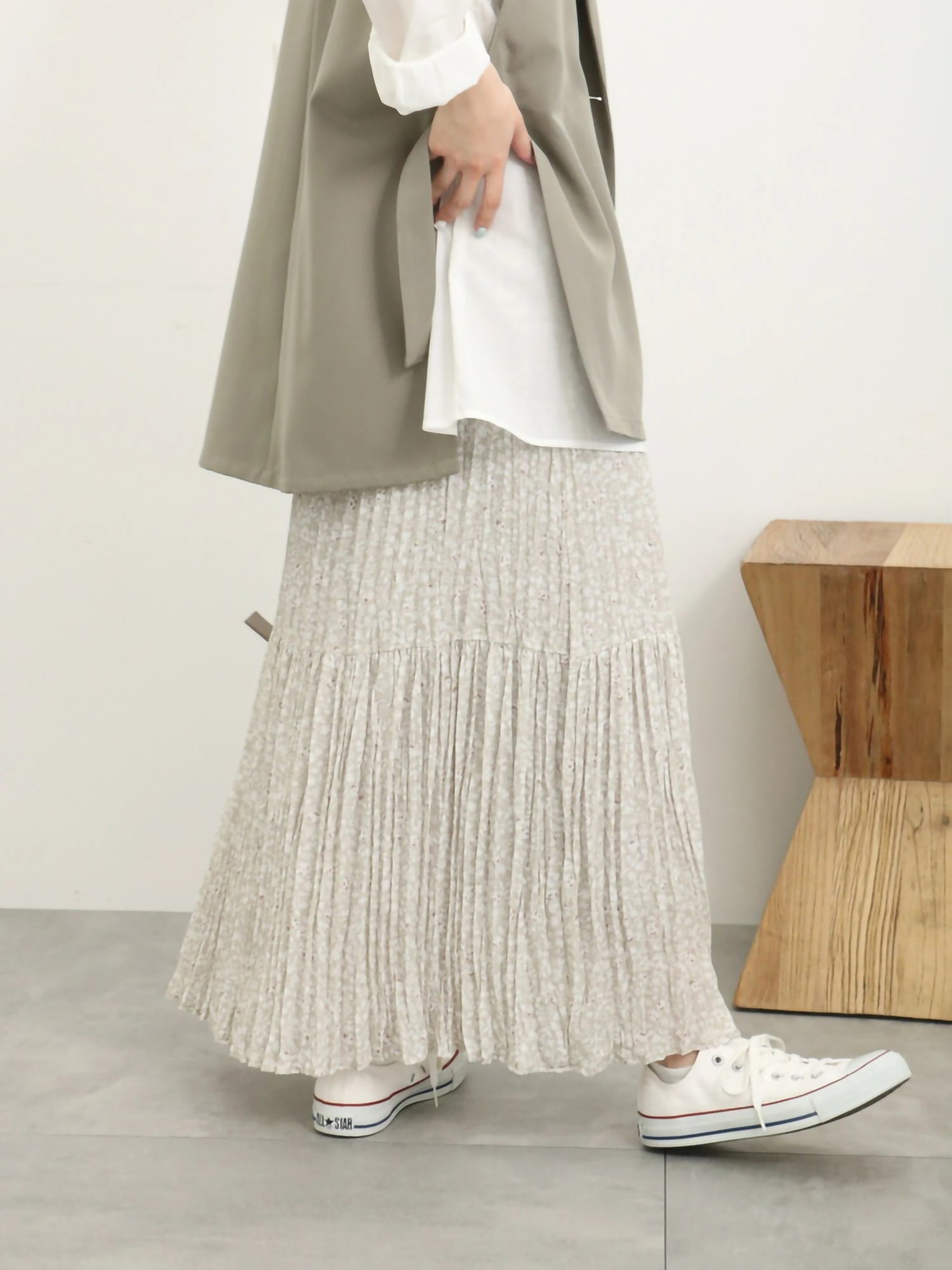 Hatsune Floral Pleated Skirt