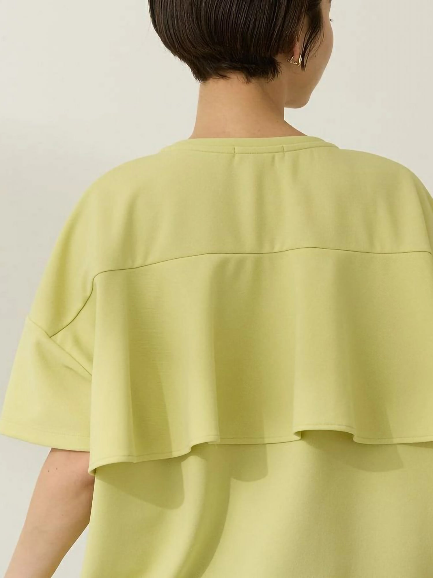 Hitsuji Back-Frill Short-Sleeved Pullover