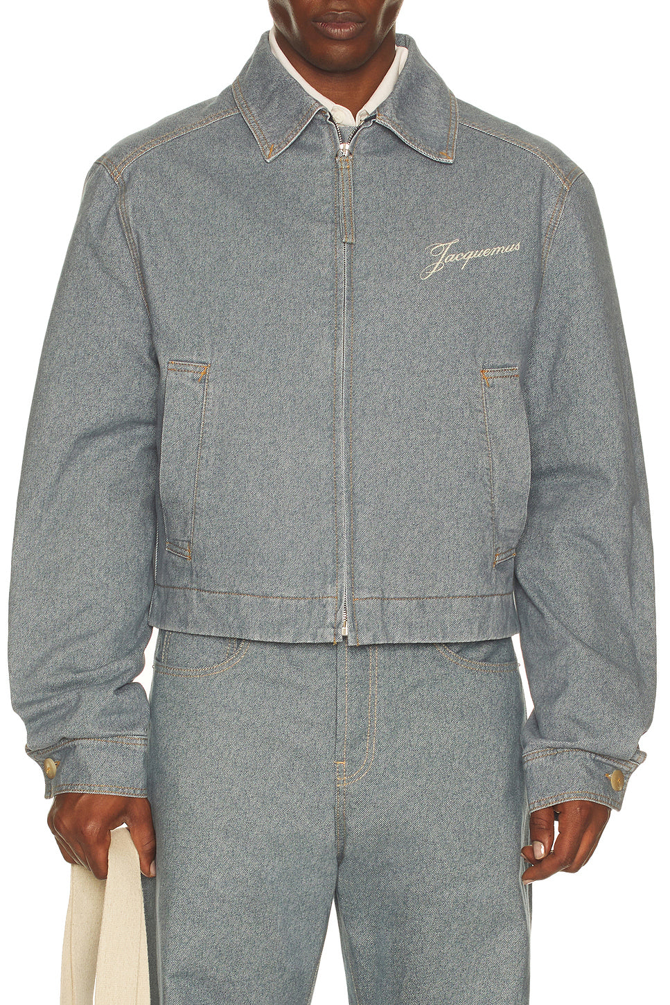 Le Veste De-nimes Canevas