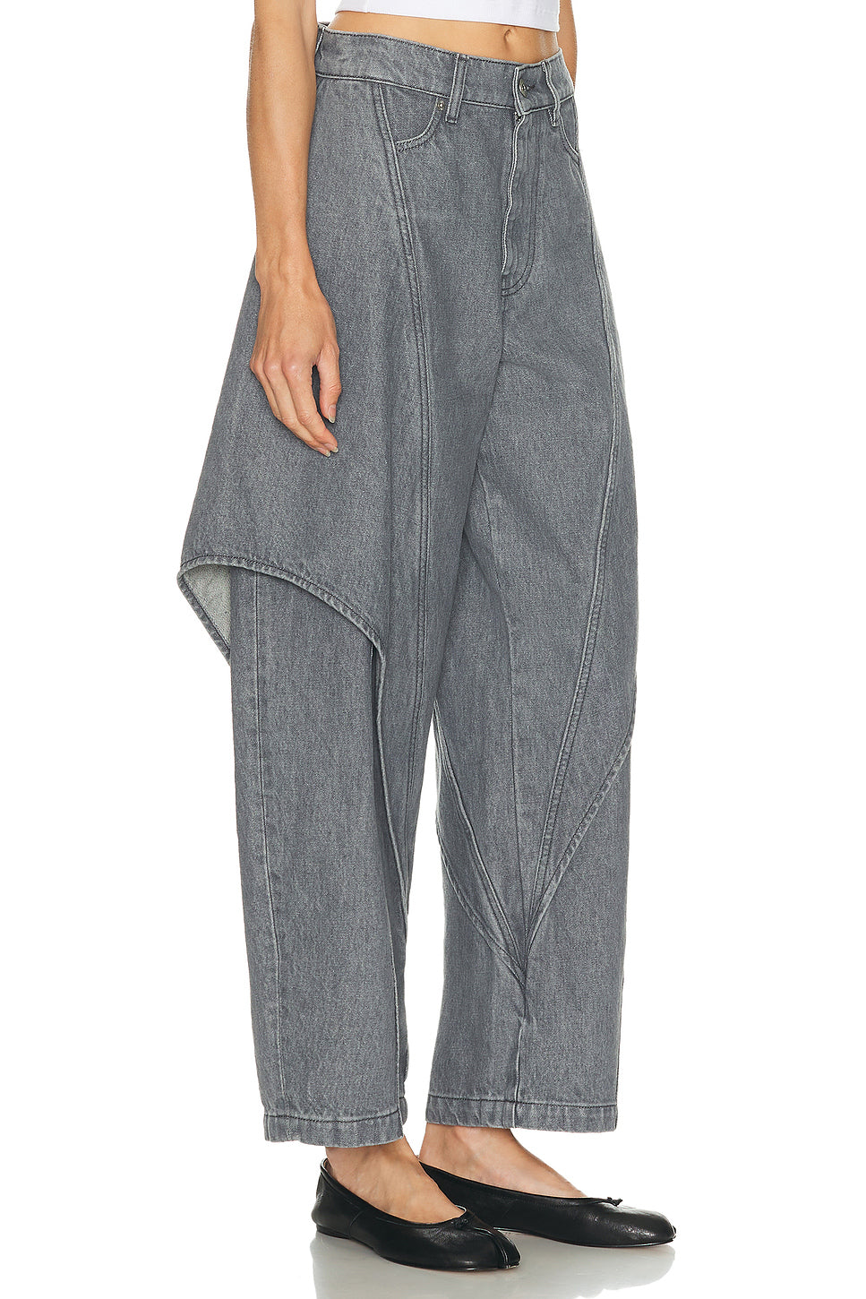 Cropped Sculptural Leg