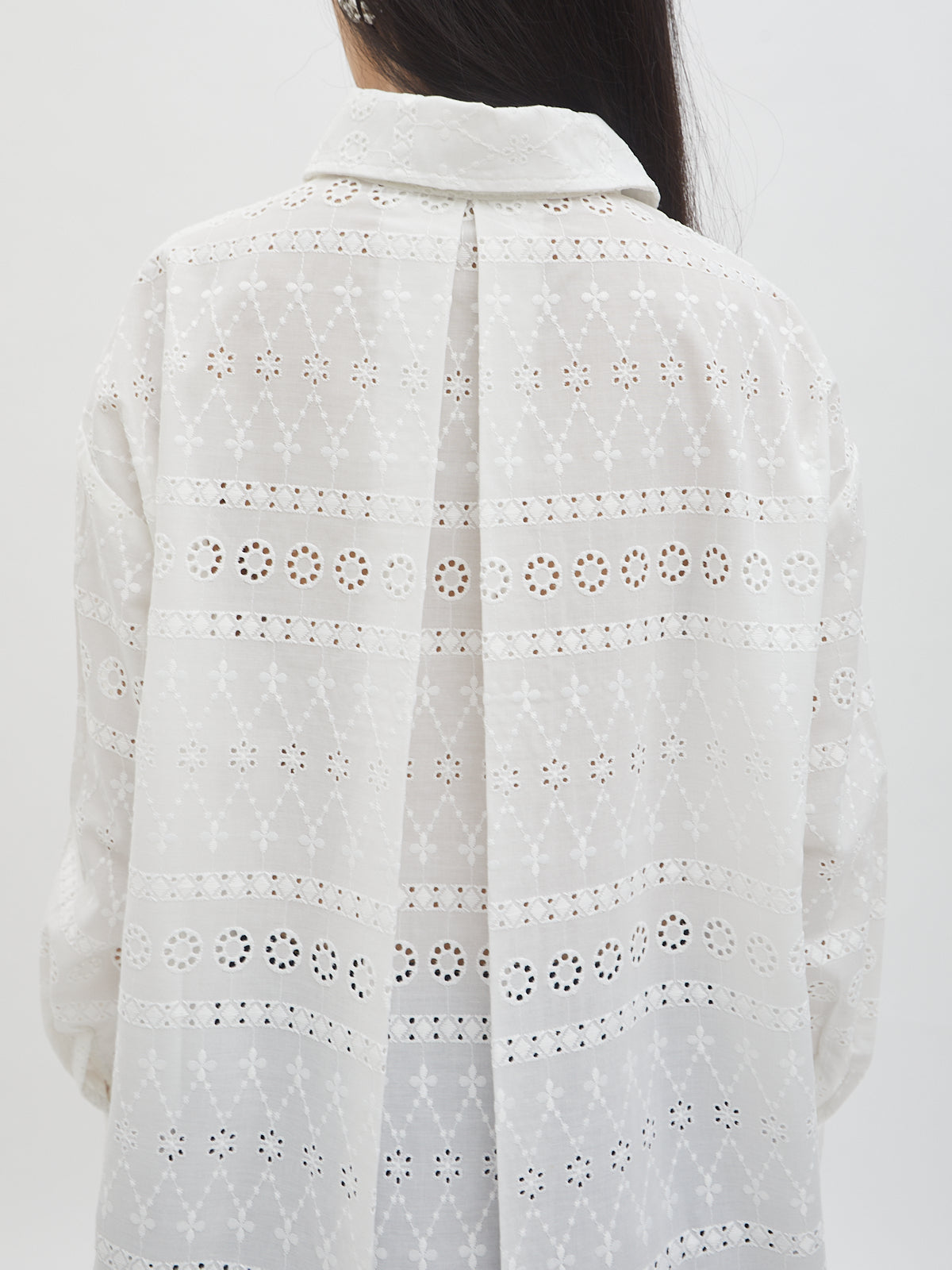 Balqis Embroidery Shirt