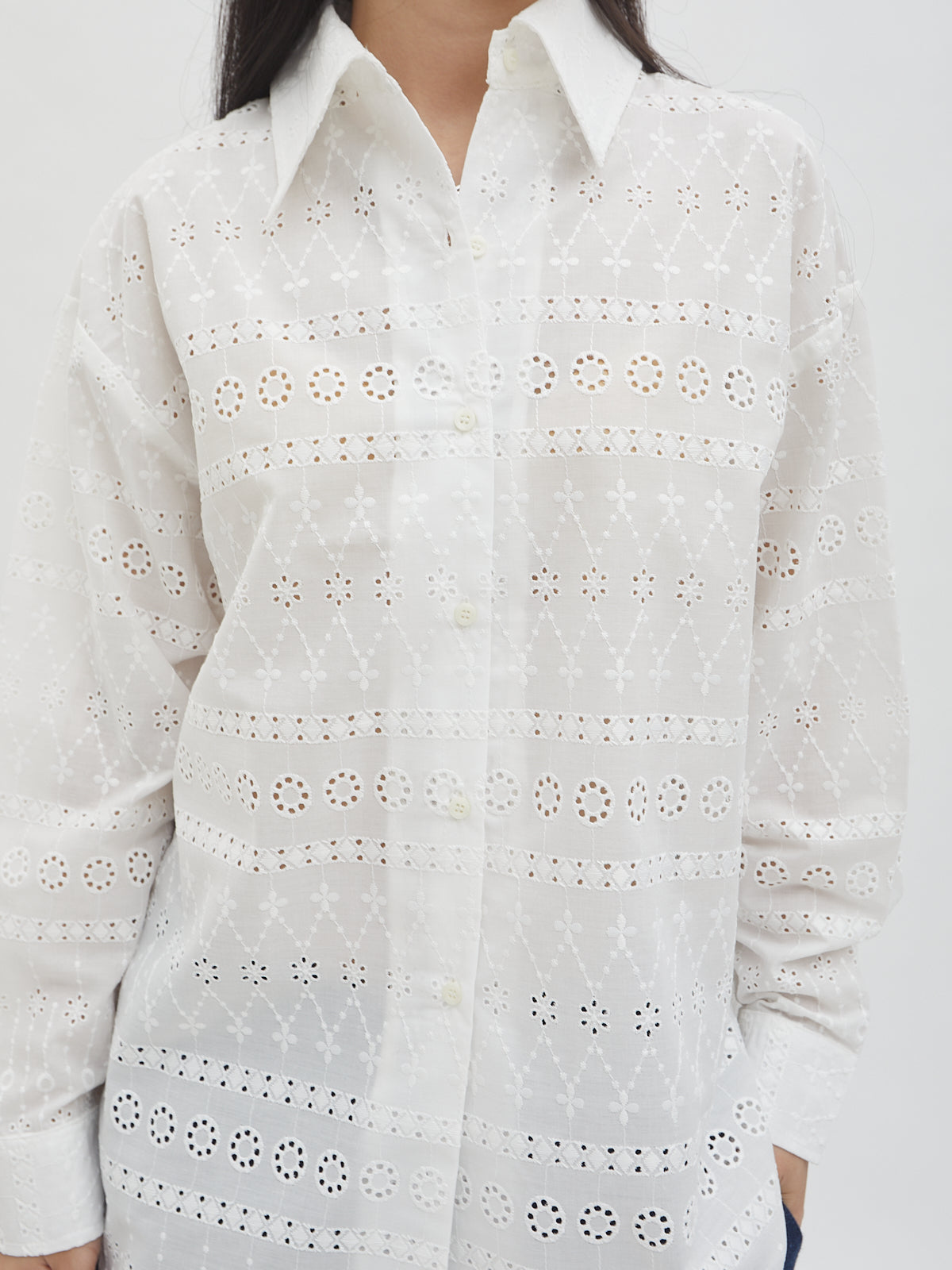 Balqis Embroidery Shirt