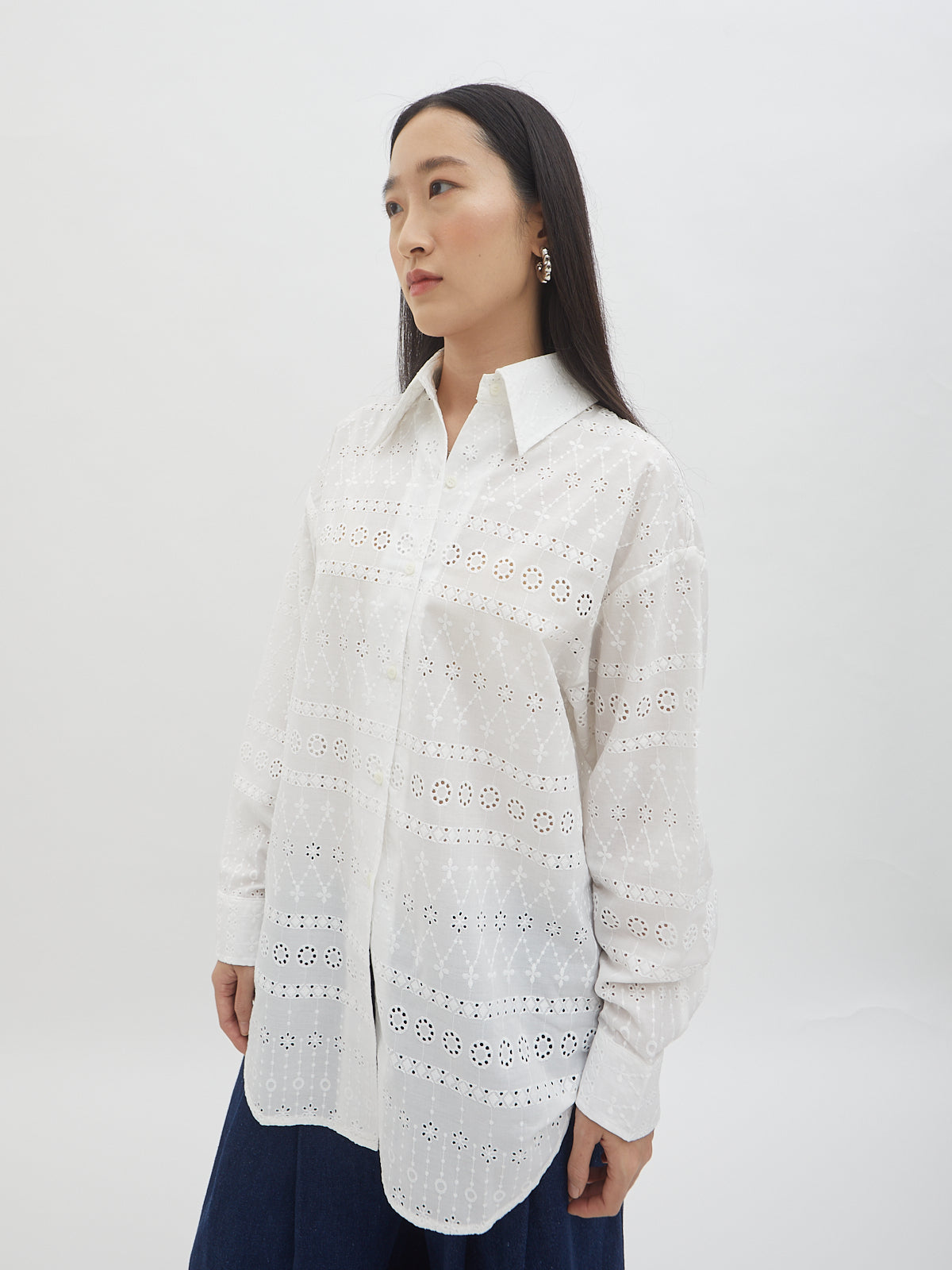 Balqis Embroidery Shirt