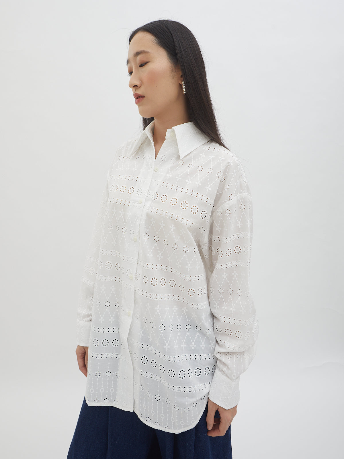 Balqis Embroidery Shirt