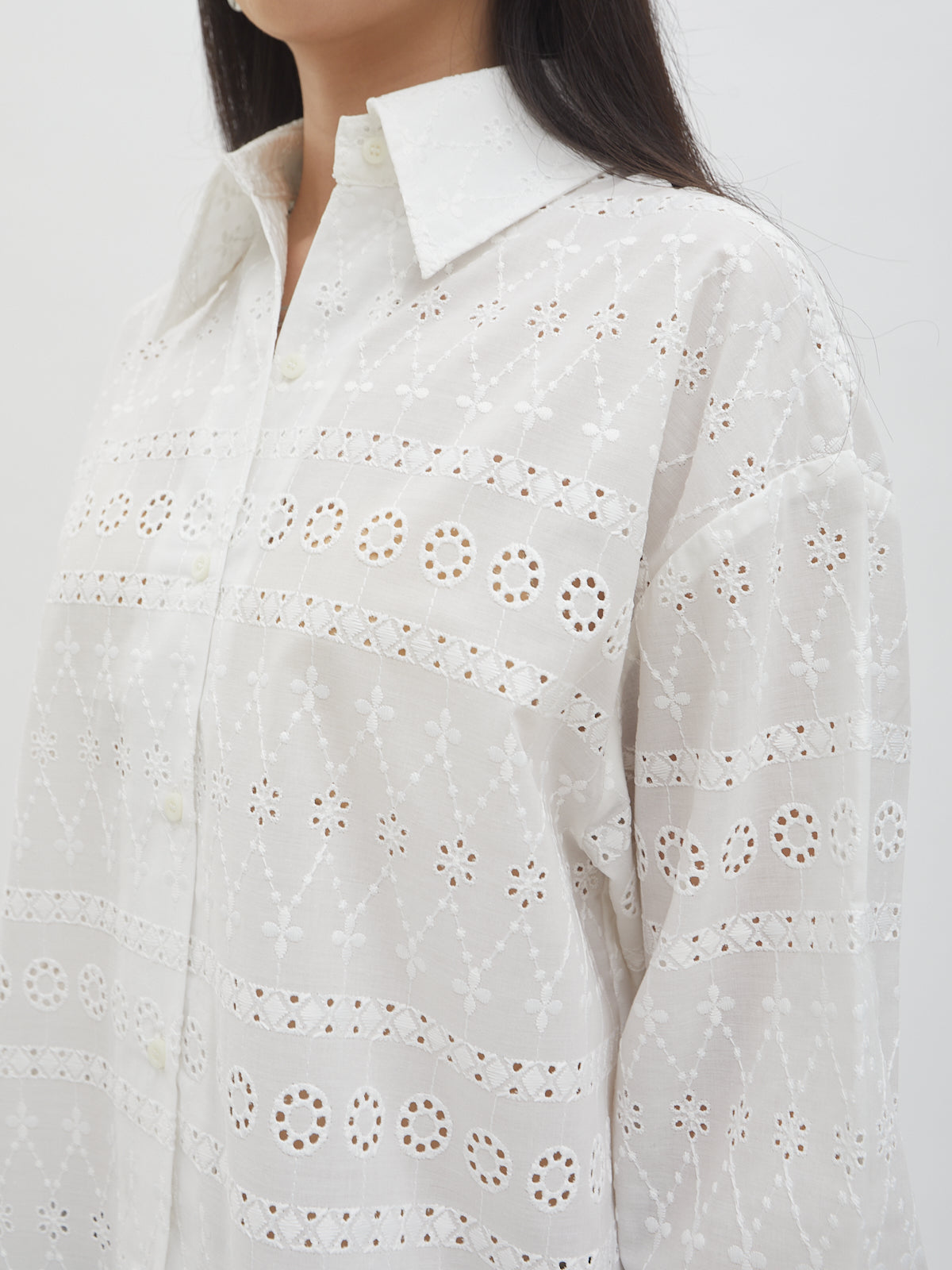 Balqis Embroidery Shirt