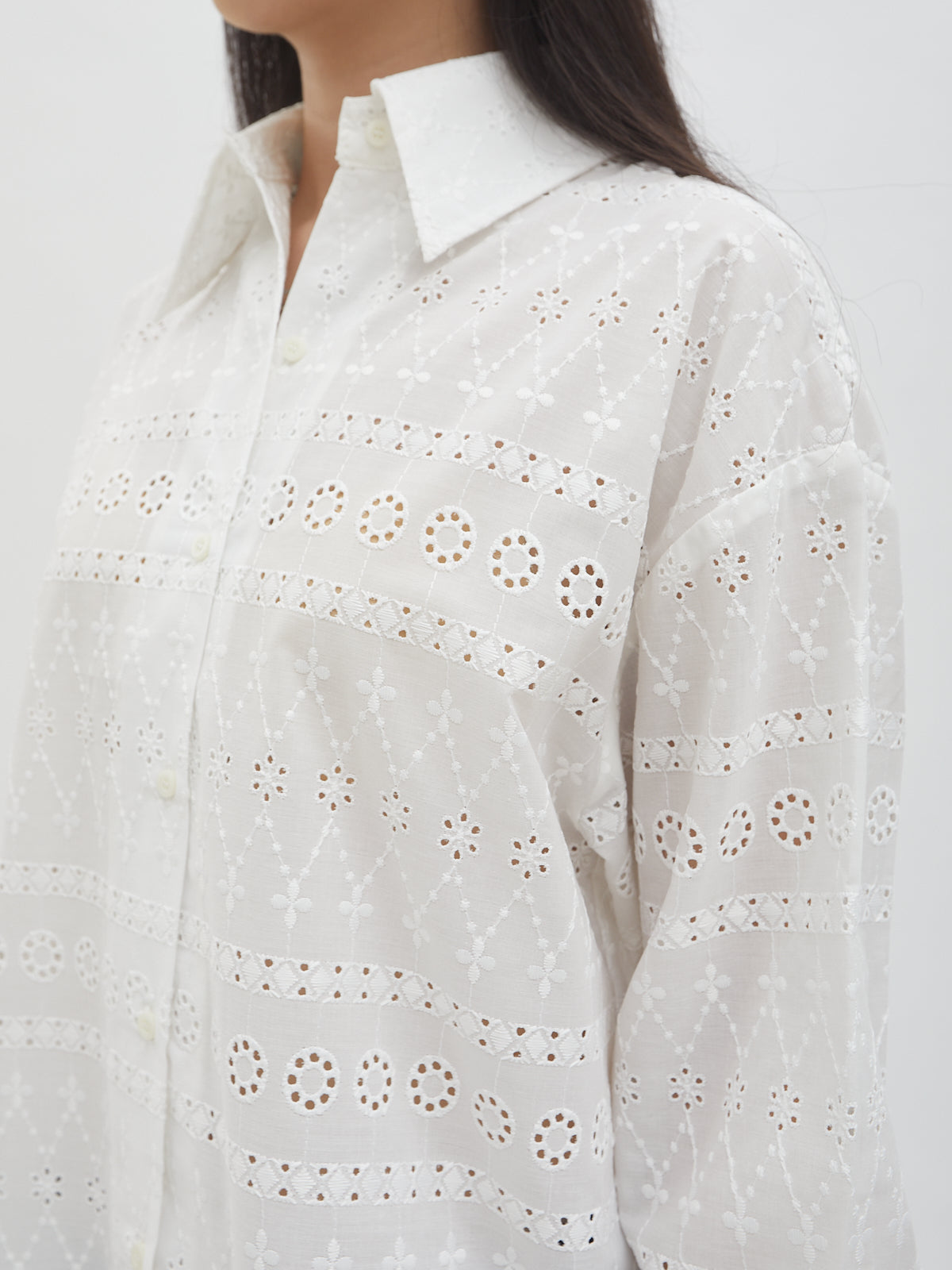 Balqis Embroidery Shirt