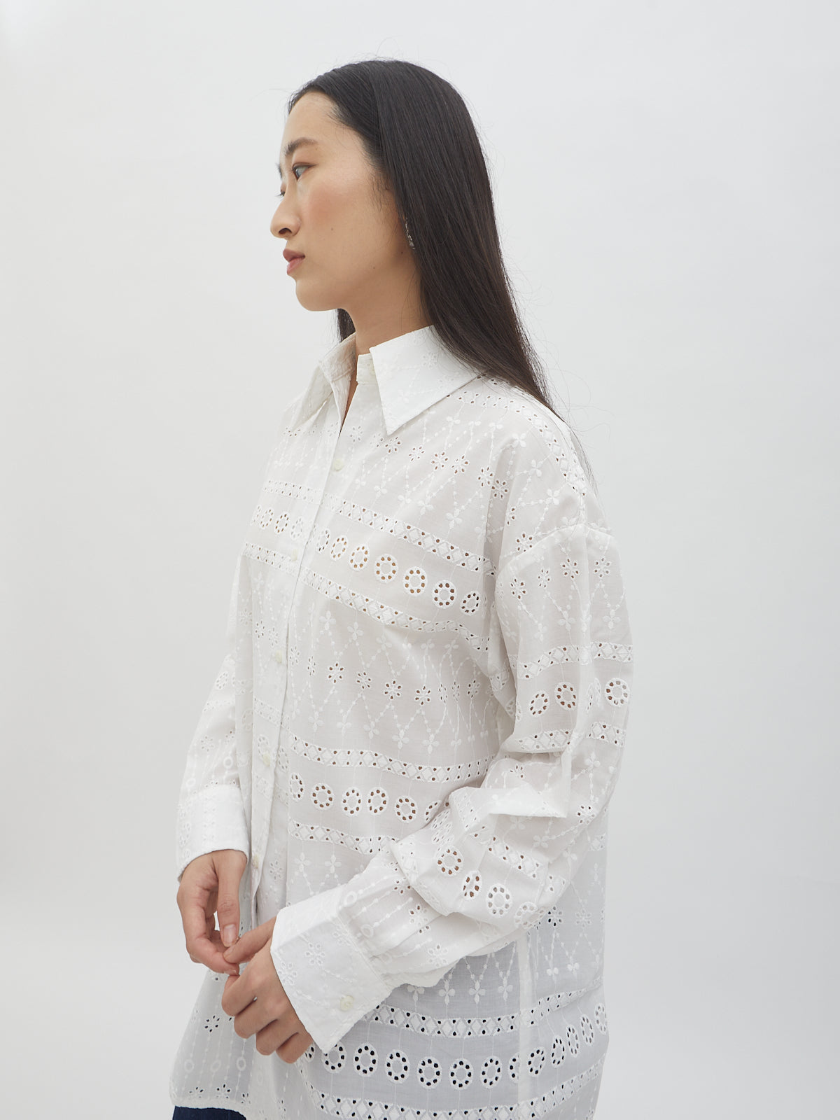 Balqis Embroidery Shirt