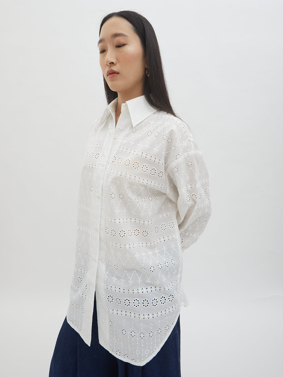 Balqis Embroidery Shirt