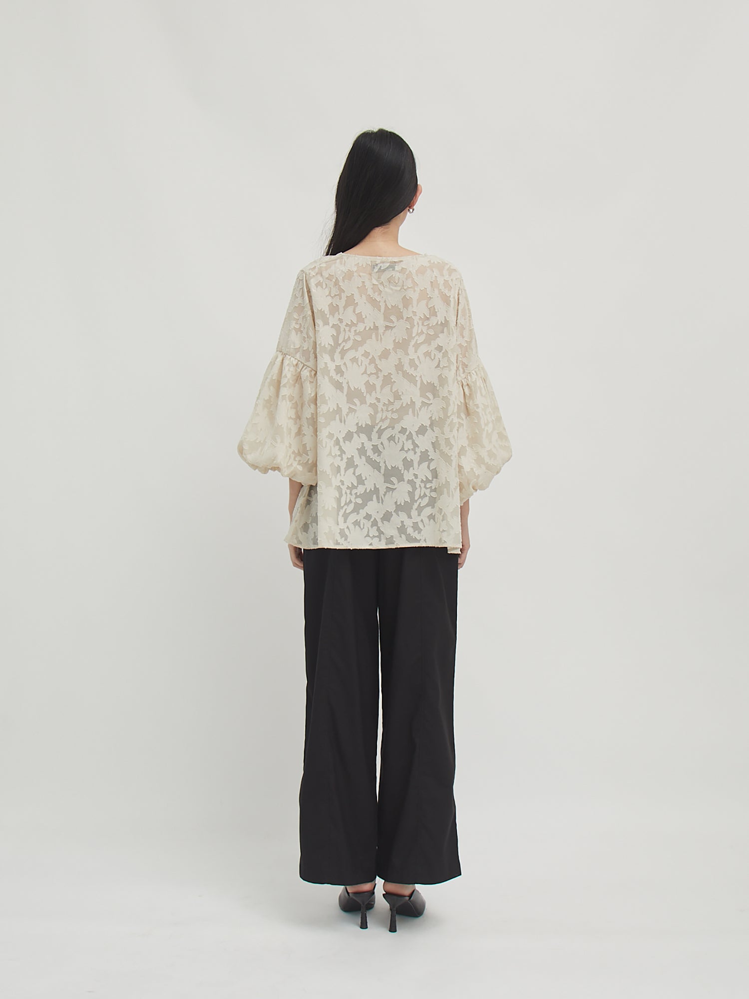 Alma Baloon Sleeve Outer