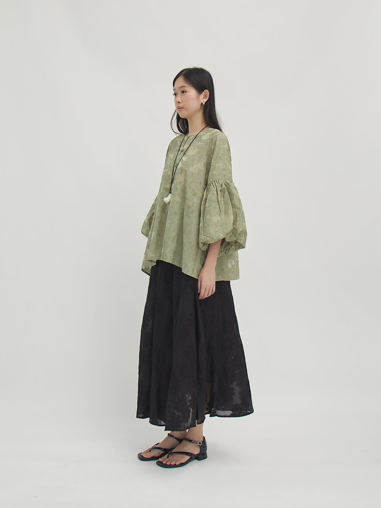 Alma Baloon Sleeve Outer