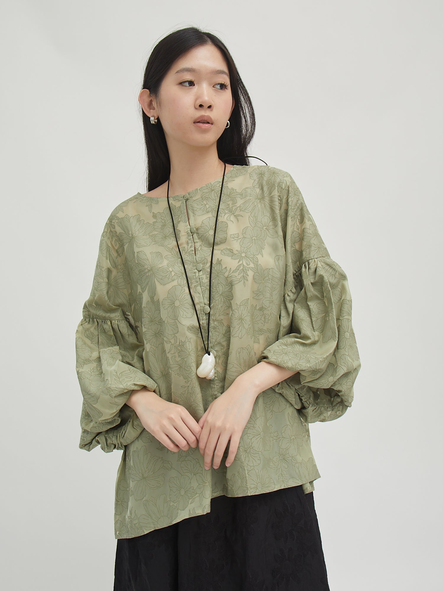 Alma Baloon Sleeve Outer