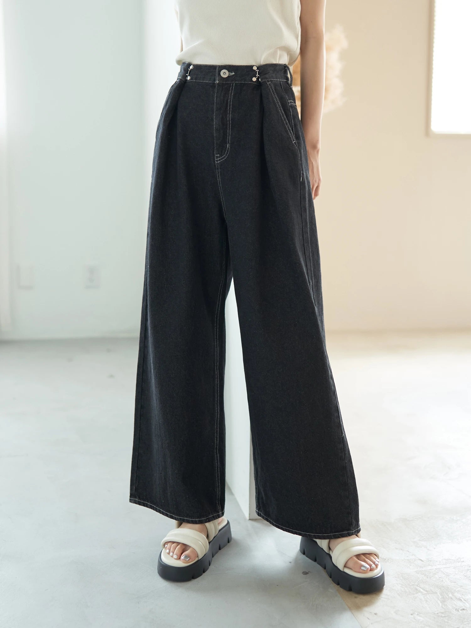 Kenzi Tuck Hook Denim Pants