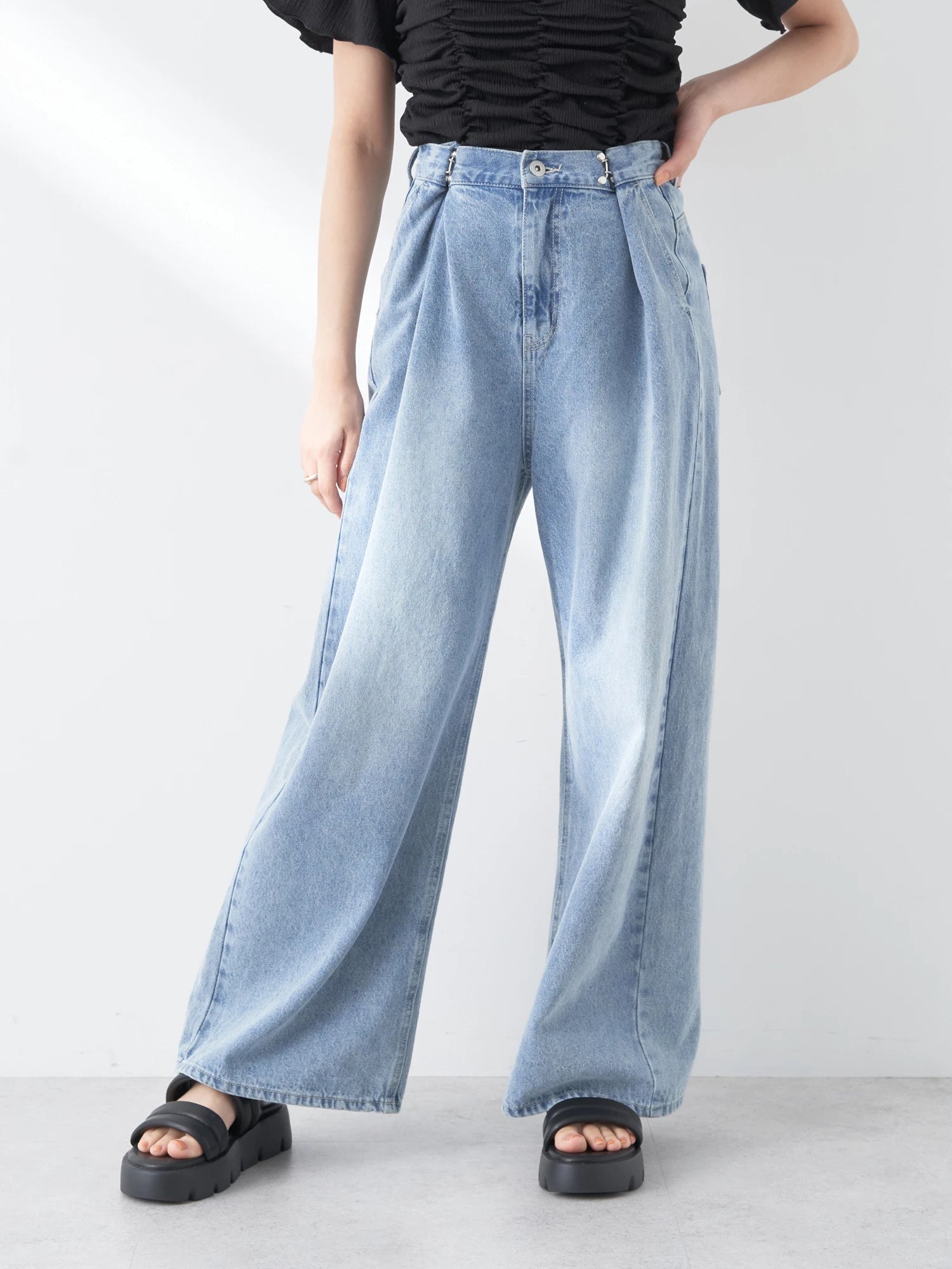 Kenzi Tuck Hook Denim Pants