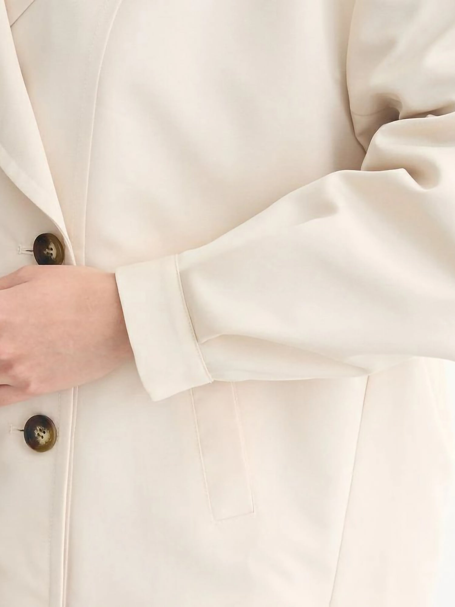 Miharu Water-Repellent Short Trench Coat