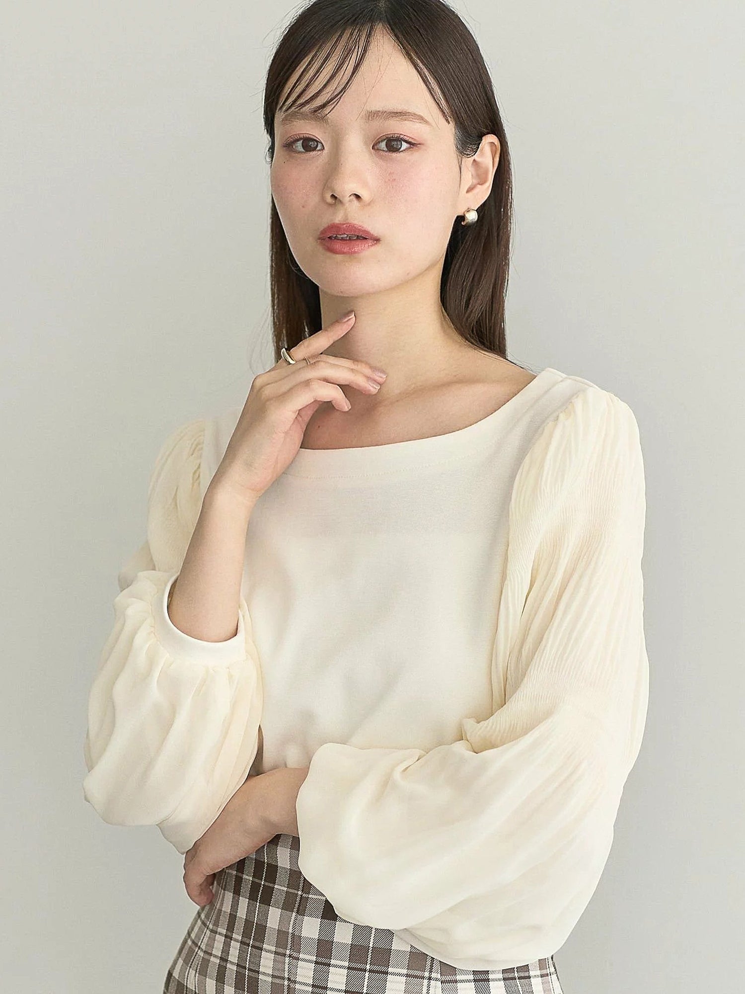 Moji Pleated Sleeve Blouse