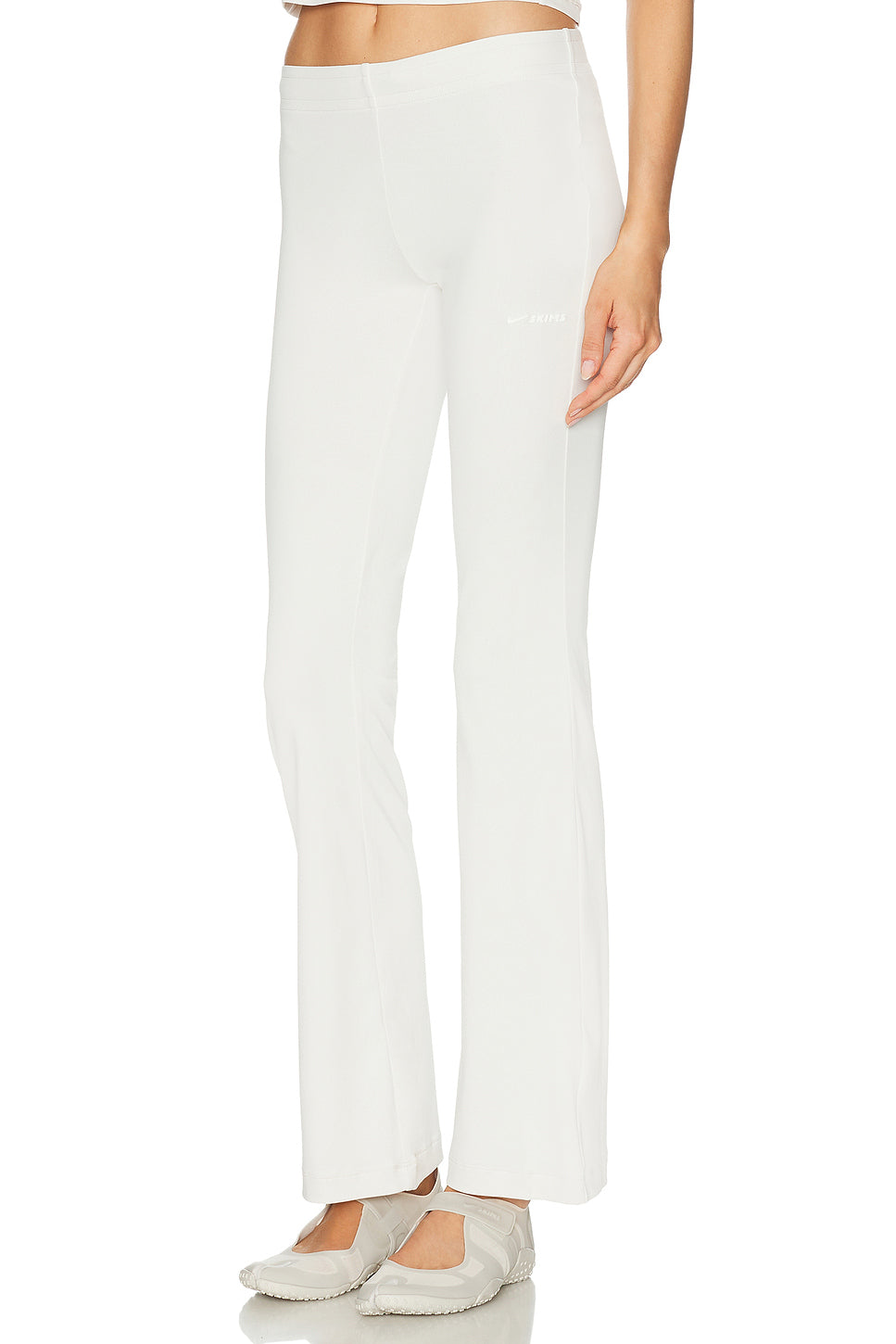 Airy Straight Pant