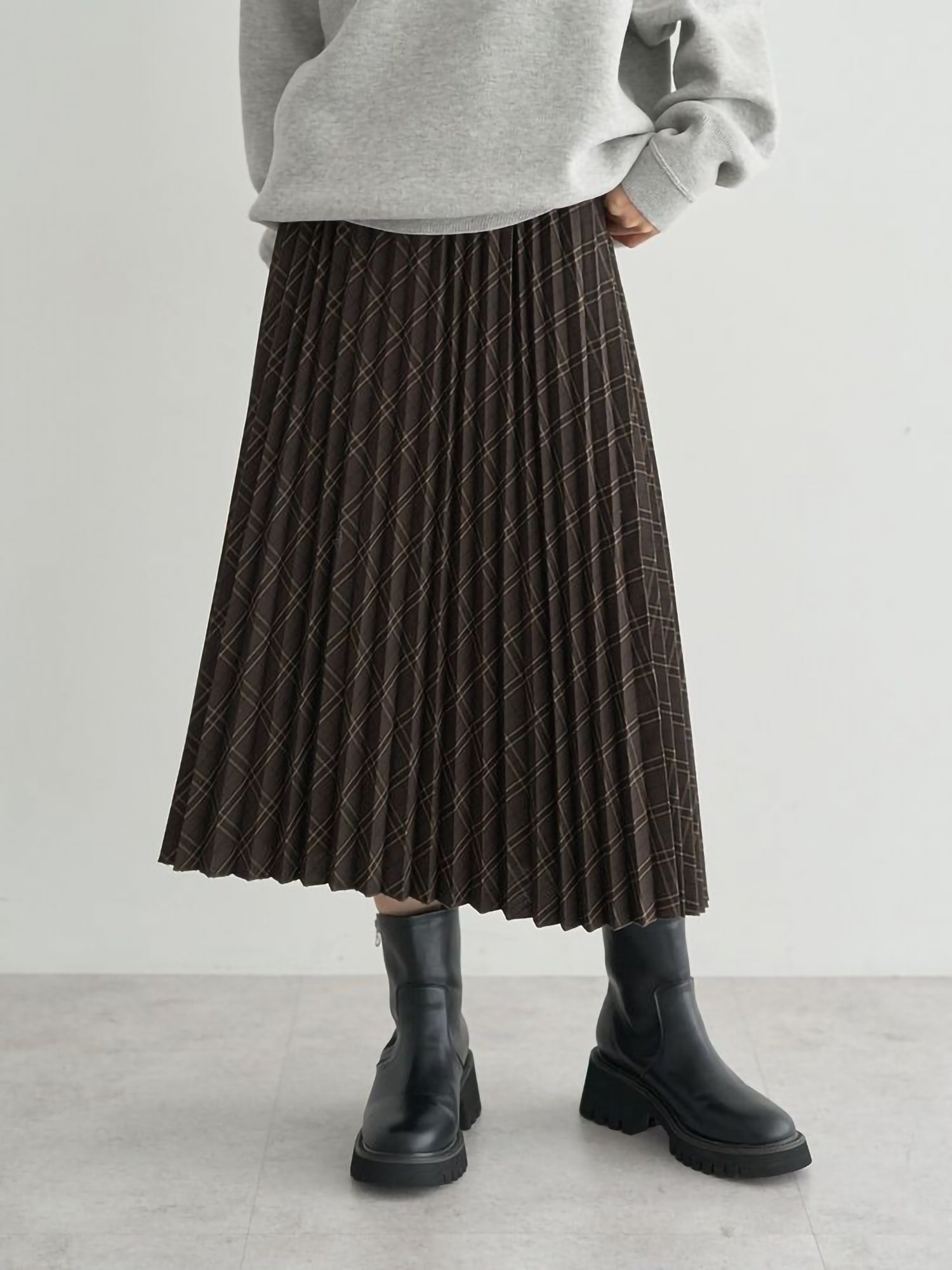 Namika Pleated Skirt