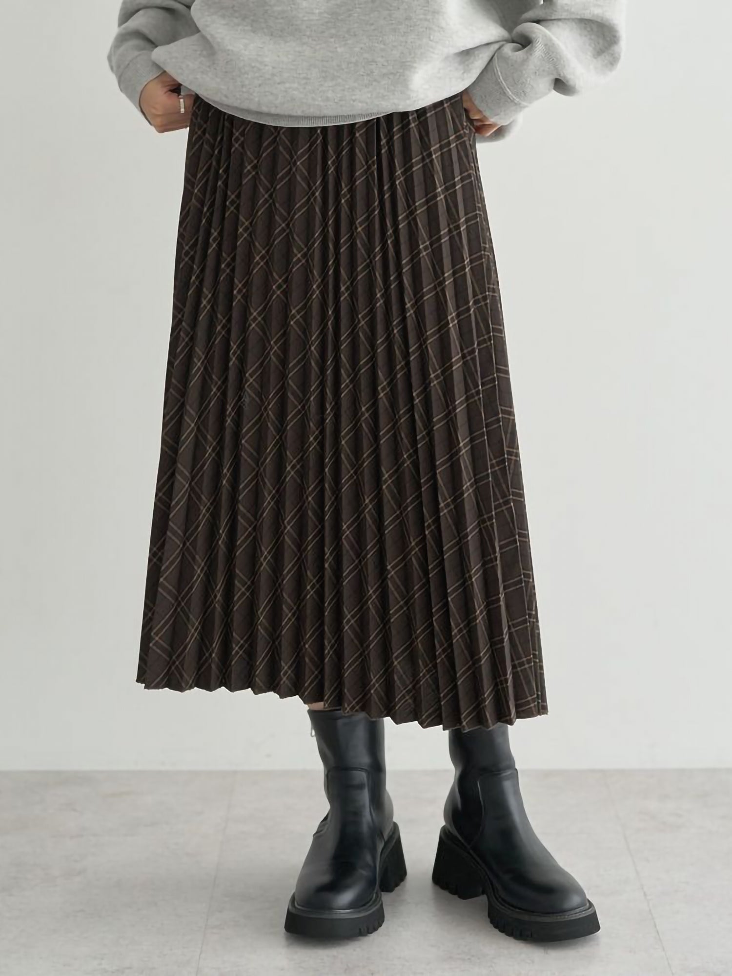 Namika Pleated Skirt
