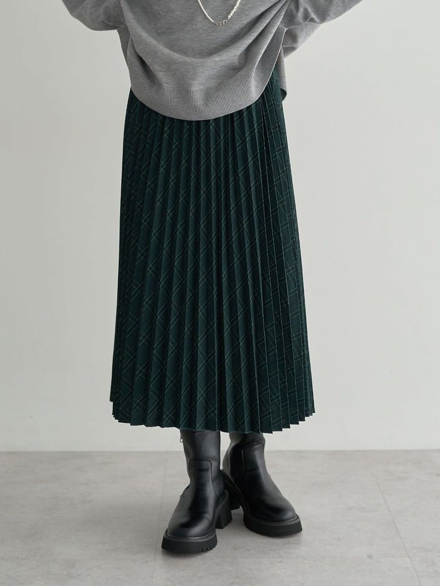 Namika Pleated Skirt