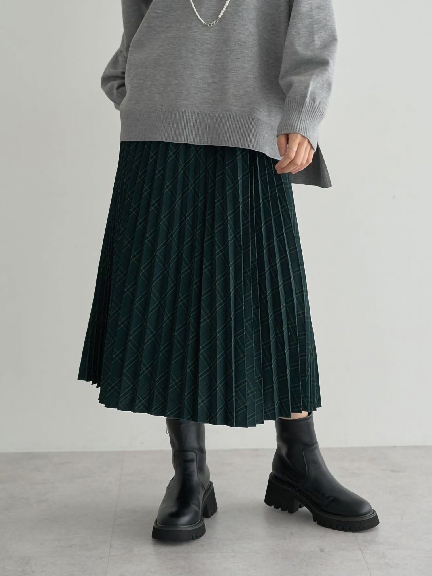 Namika Pleated Skirt
