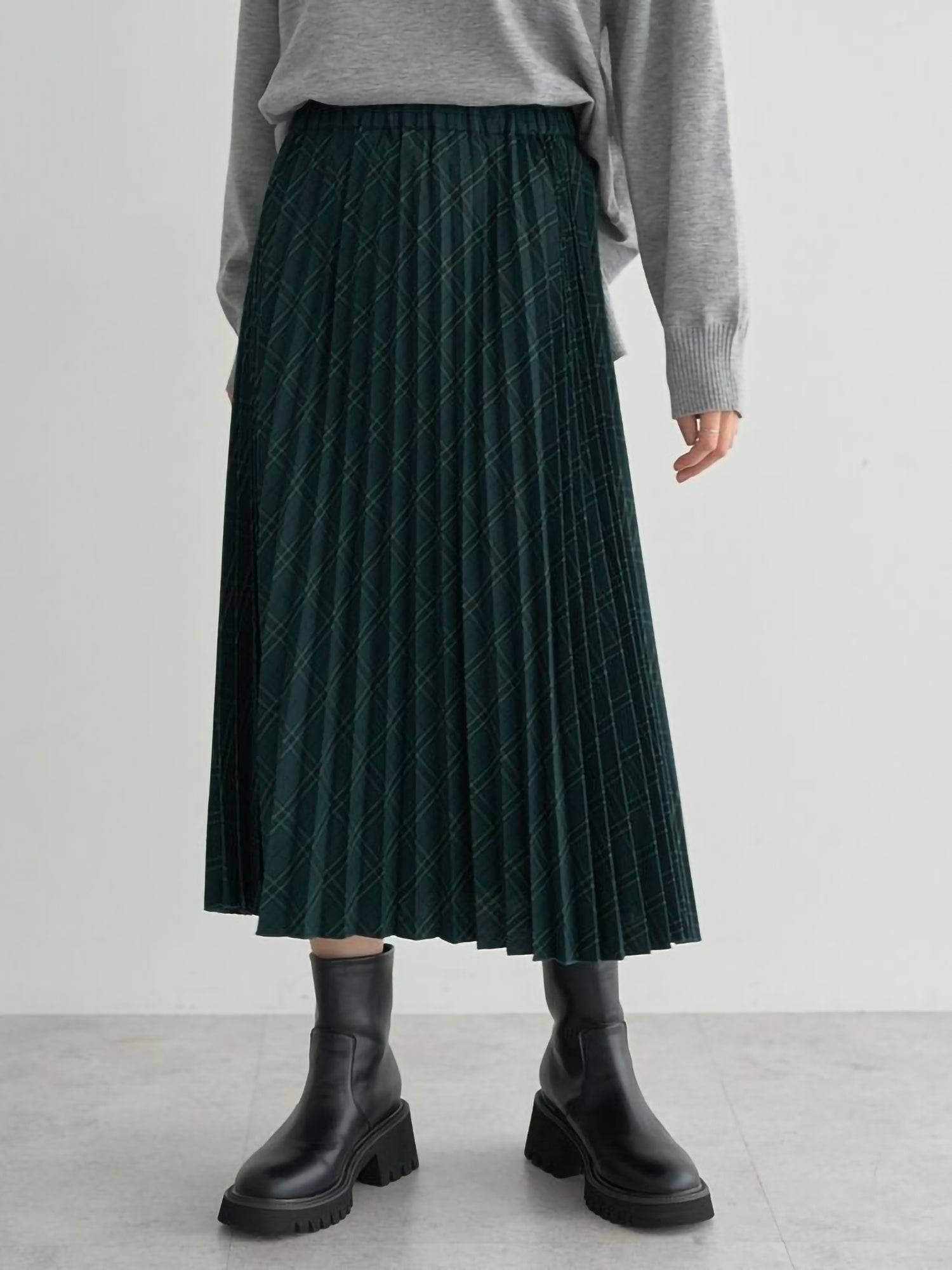 Namika Pleated Skirt