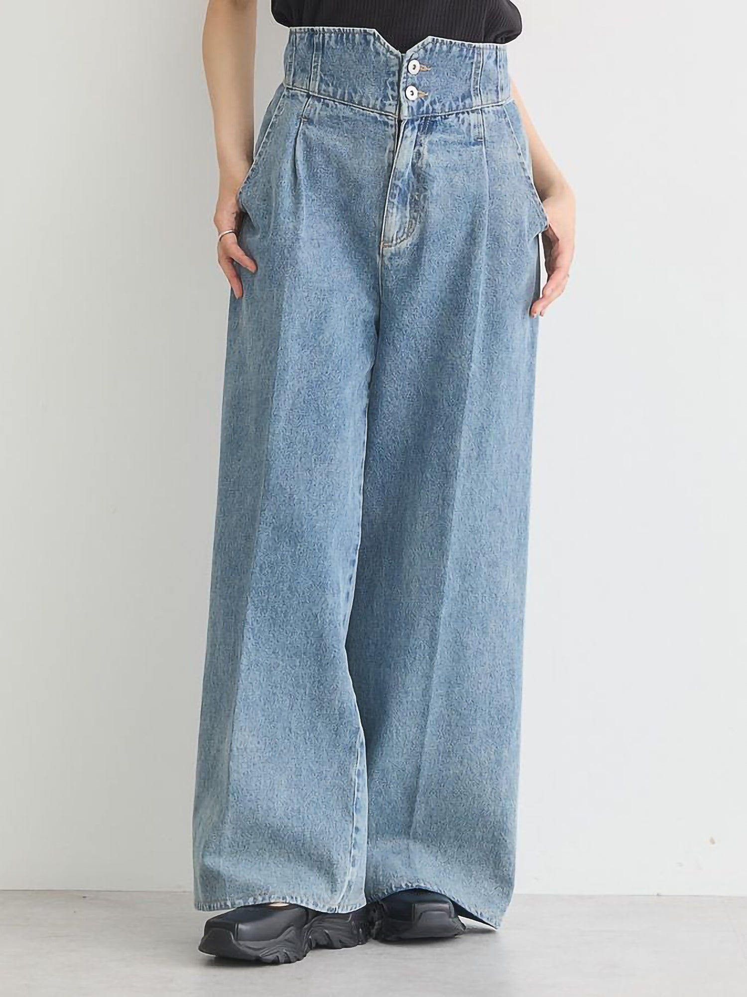 Orina High-Waisted Denim Pants