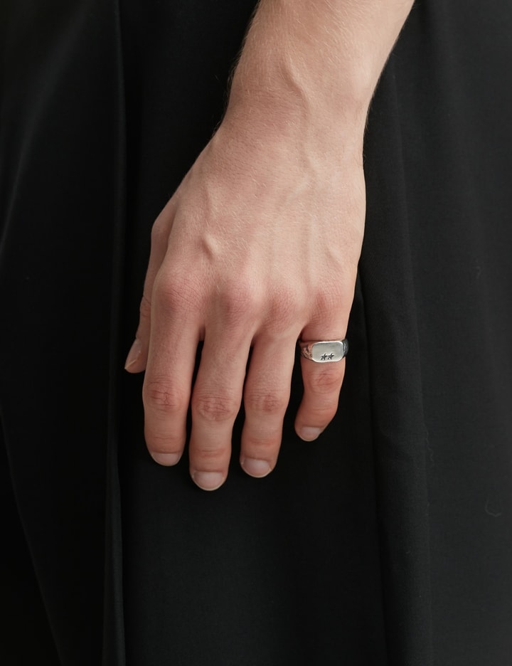 Elongated Ring