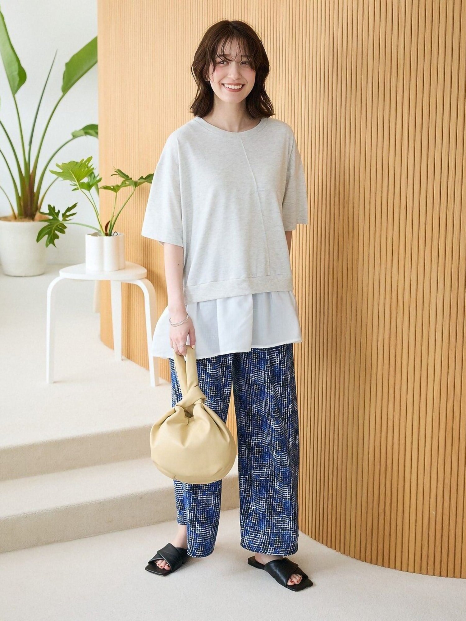 Rinoka Five-Quarter Sleeve Pullover With Ruffled Hem