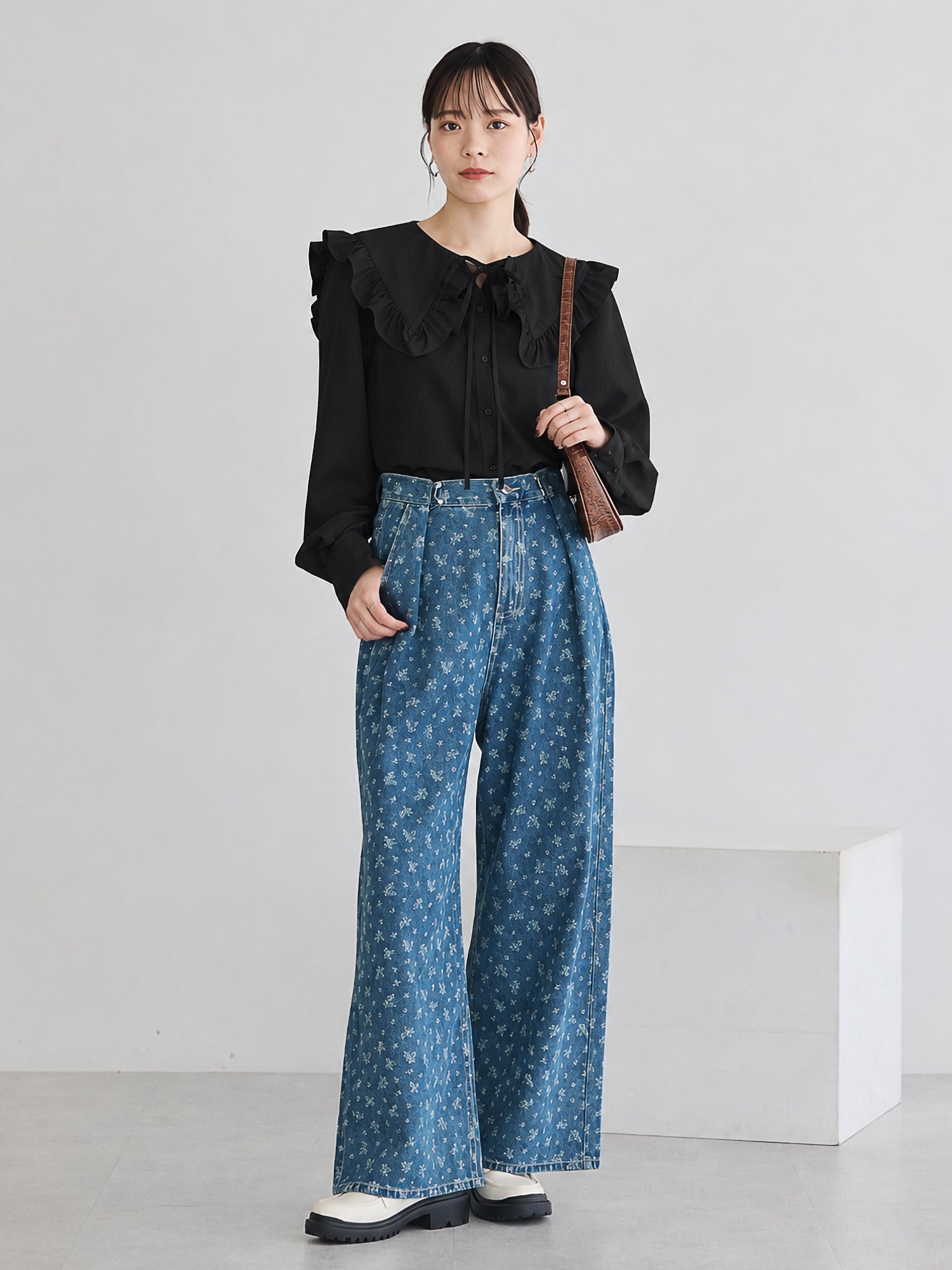 Sae Frilled Sailor Collar Blouse