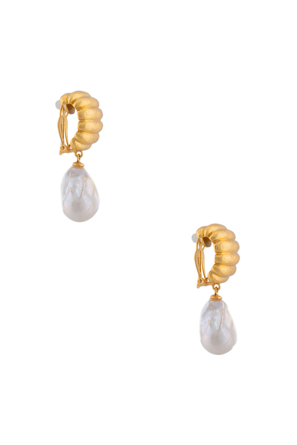 Ribbed Pearl Earrings