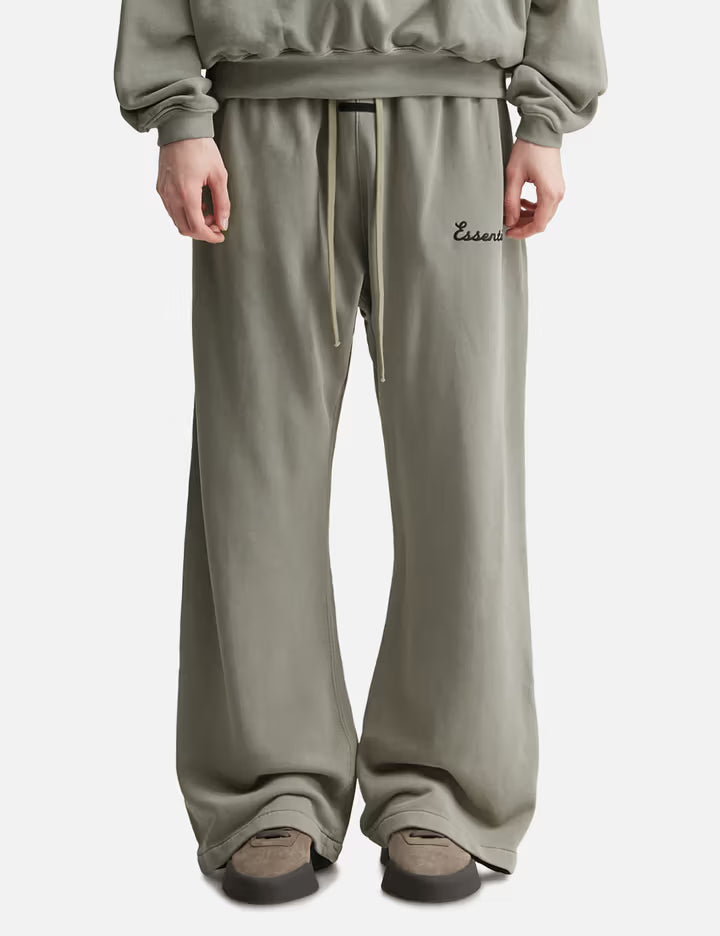 Training Classic Flare Sweatpant