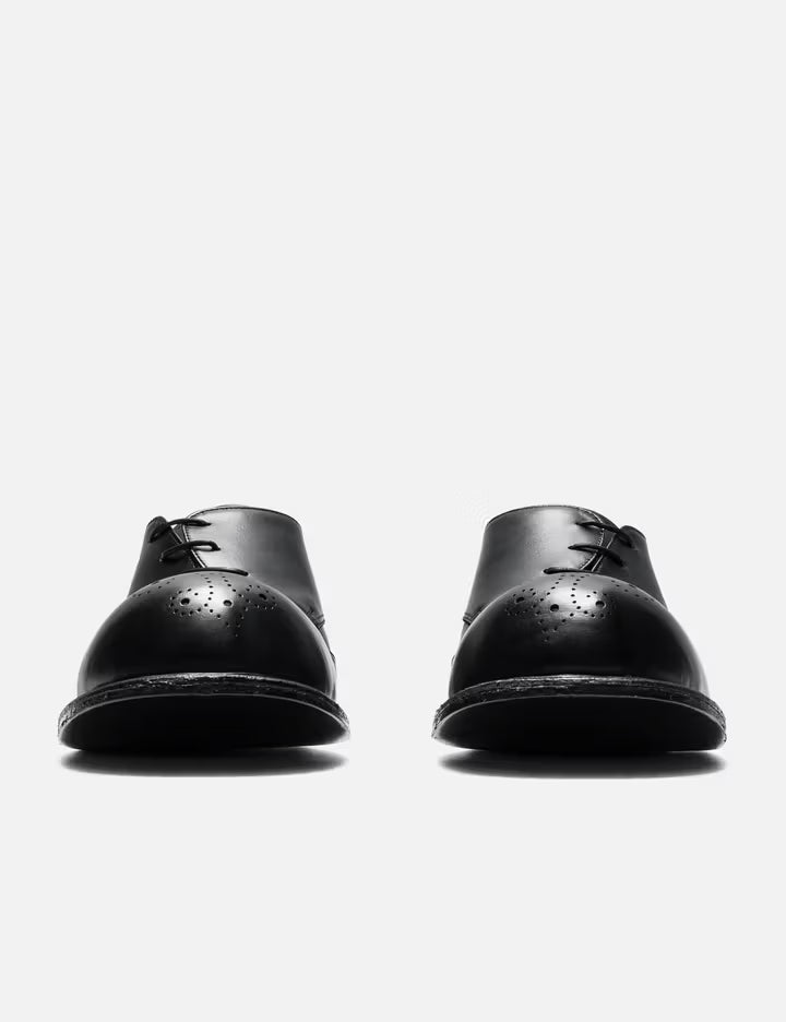 Foot Curved Wingtip Derby