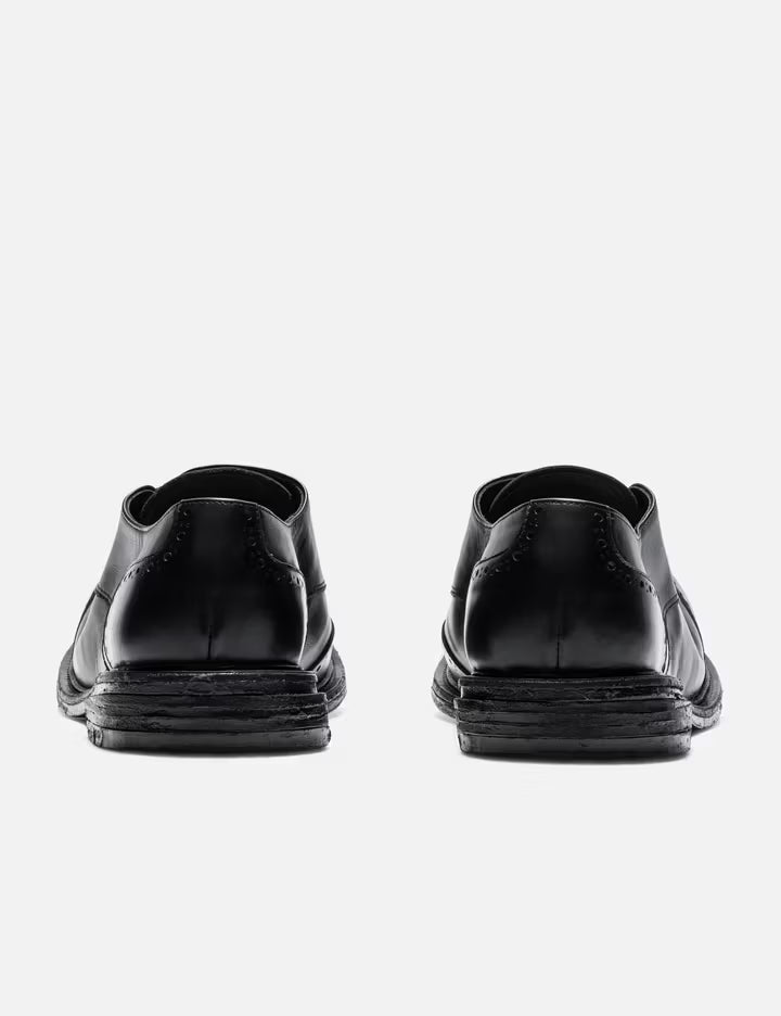Foot Curved Wingtip Derby