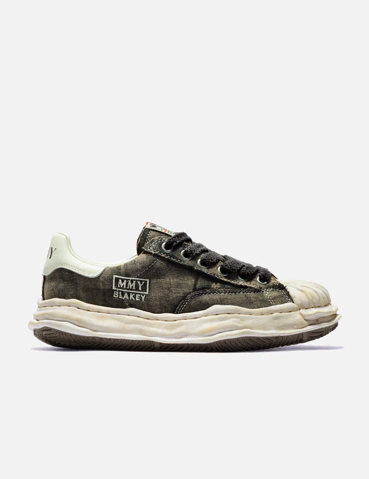Hank Graffiti Sole Low-Top Sneakers