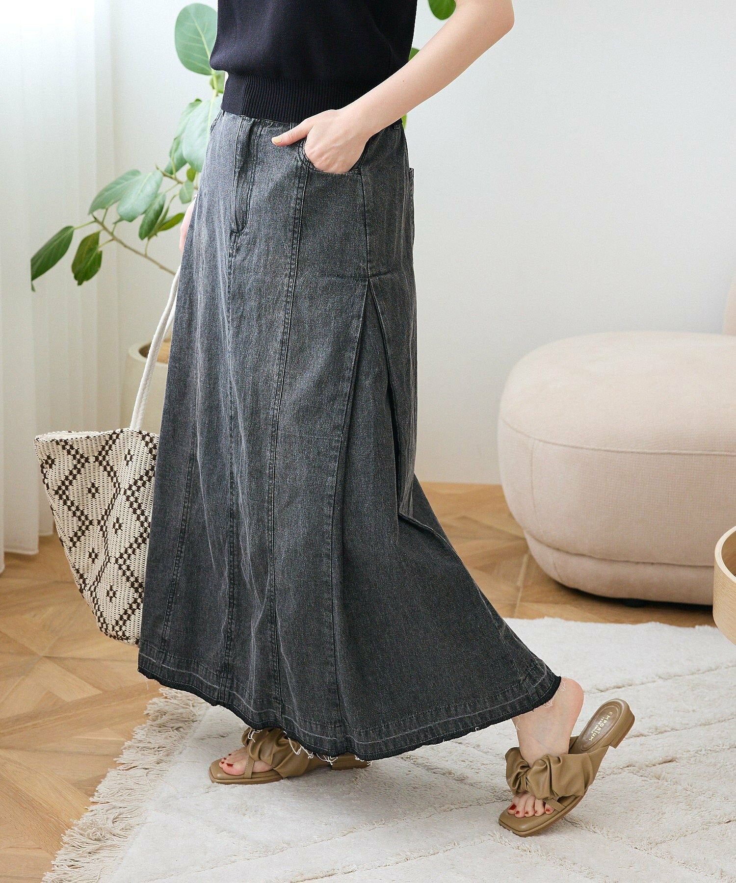 Airisu Side Tuck Denim Skirt
