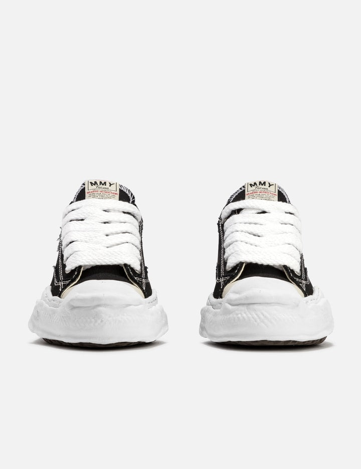 Hank Low Top Sneakers