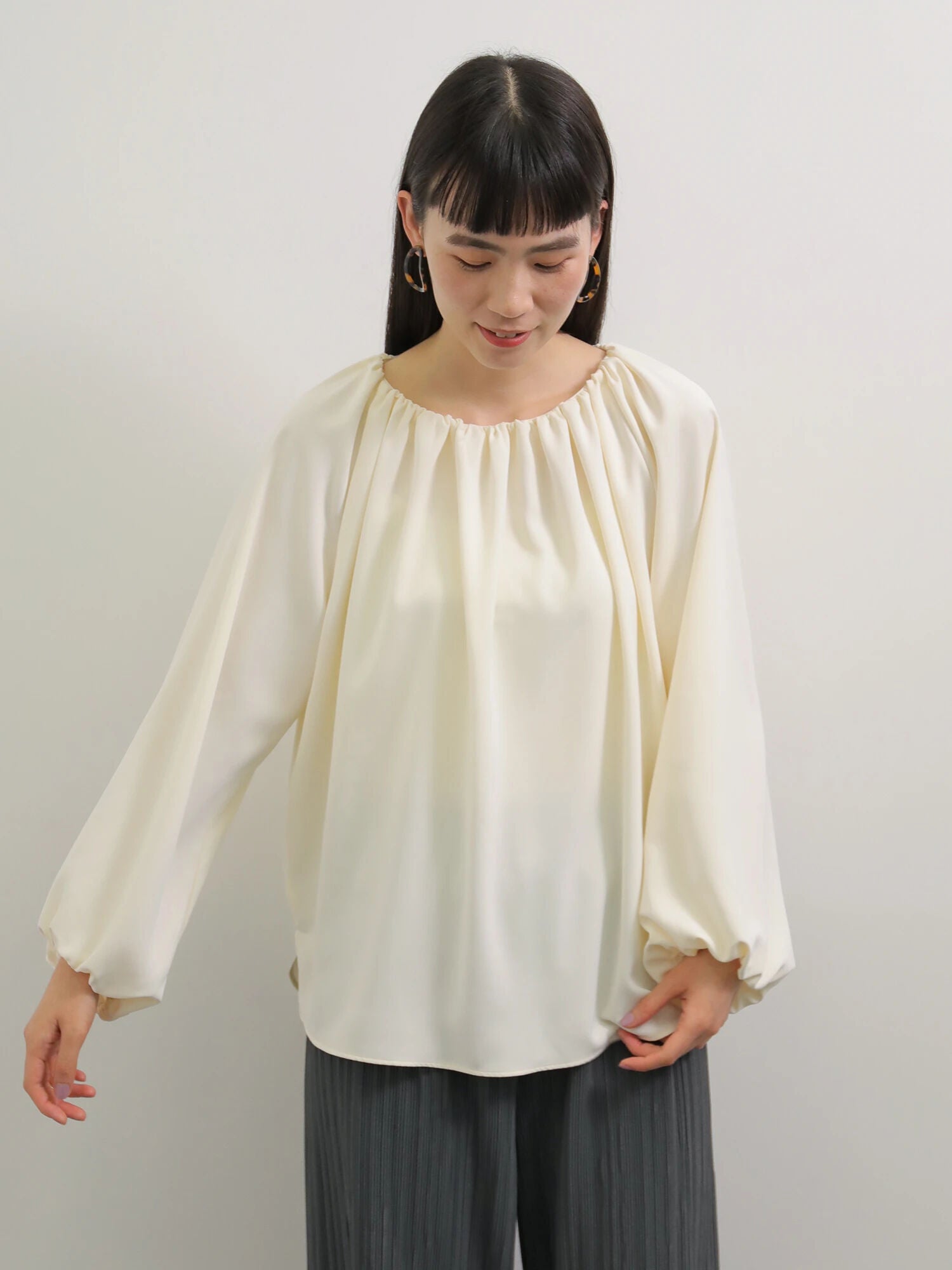 Ami Crew Neck Long Sleeves Blouse