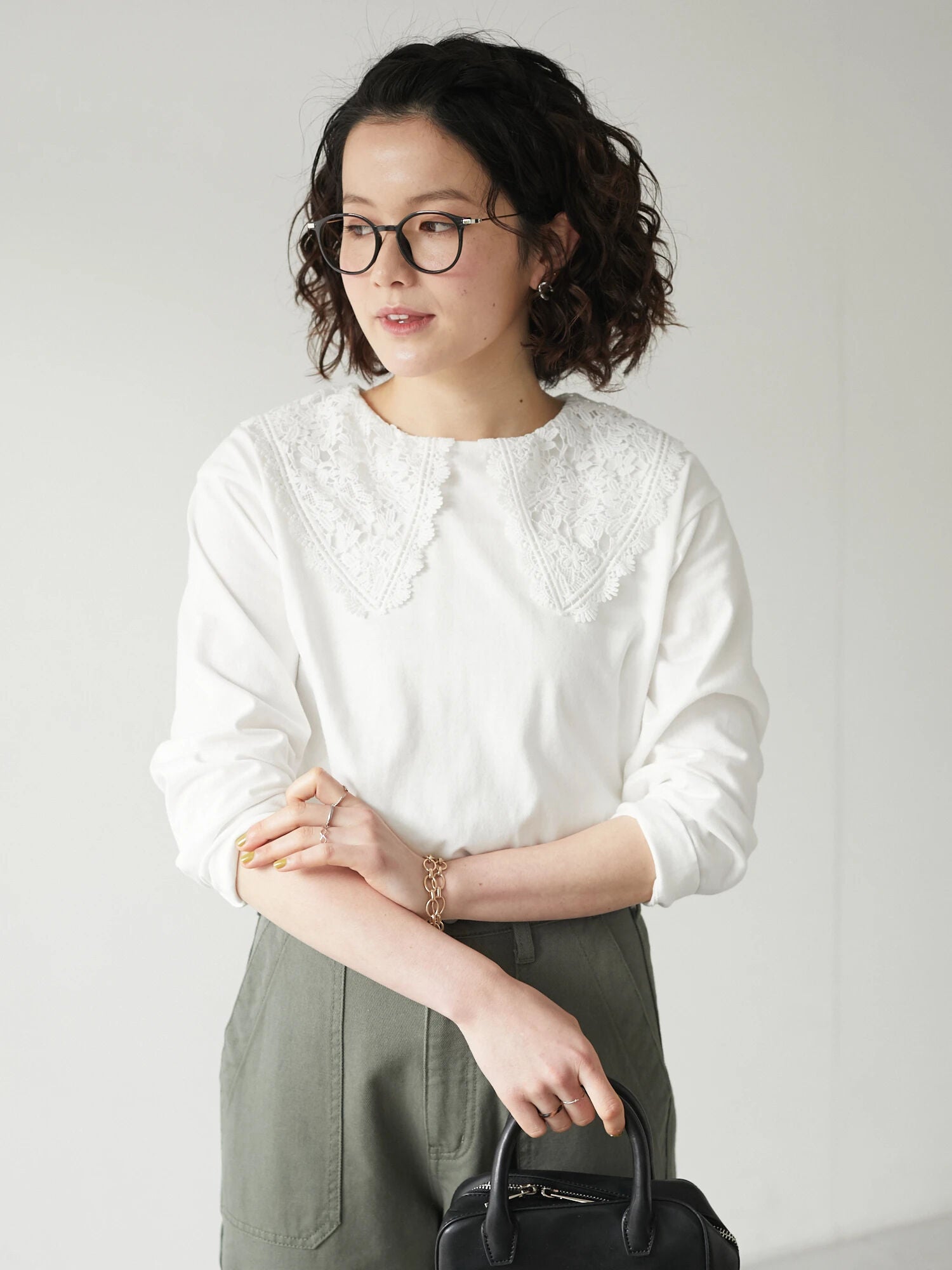 Mimosa Collar Lace Pullover